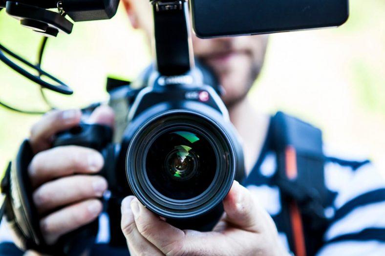 0.How to Choose a Professional Video Camera